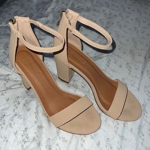 Nude women heels size 5